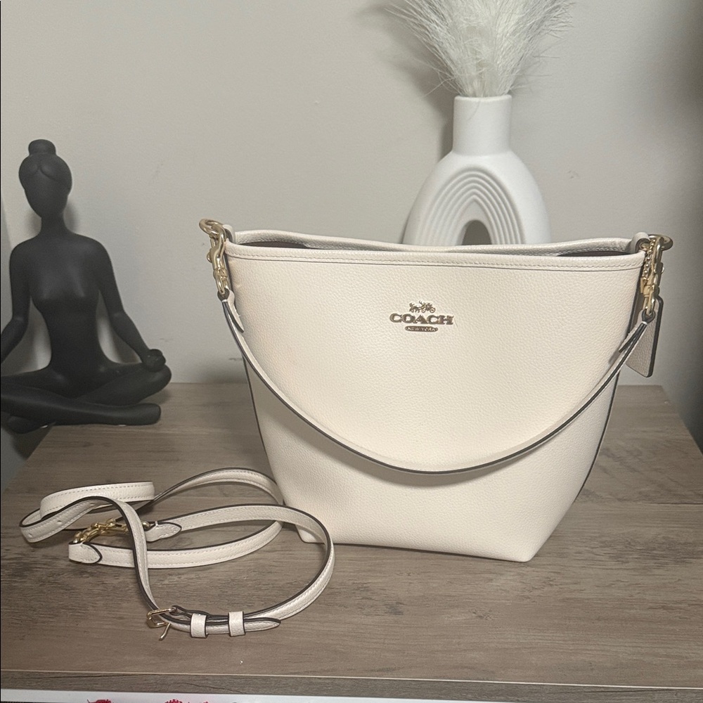 Coach Off-White Shoulder Bag